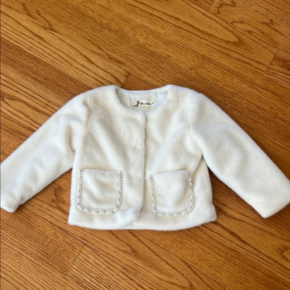 Girls' 2t Doe a Dear White Faux Fur Jacket with Beaded Pockets Holiday NWOT
